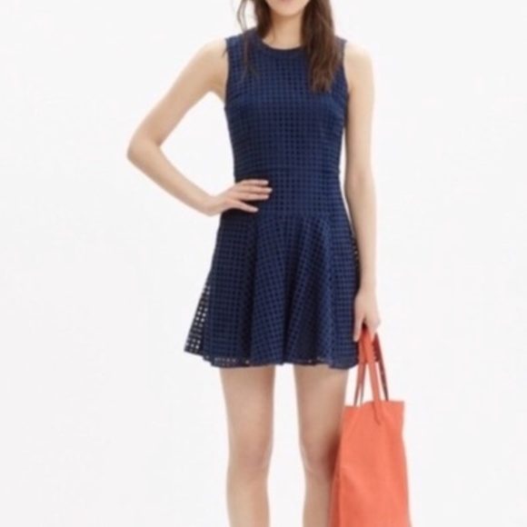 Madewell Dresses & Skirts - Madewell Eyelet Sun shade Navy Dress Sz 4